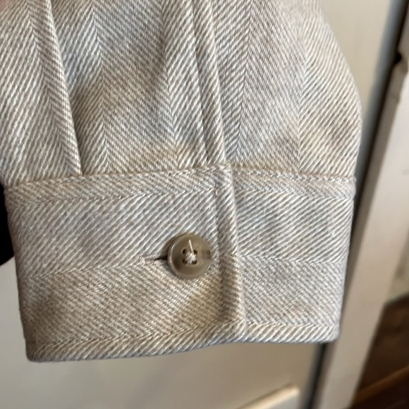 H&M Felted Shacket Size L Beige/ Tan in Color - Picture 4 of 13